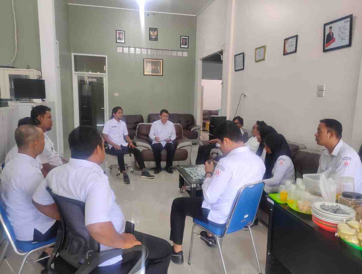 Rapat dan Dilanjut Dengan Acara Halal Bihalal