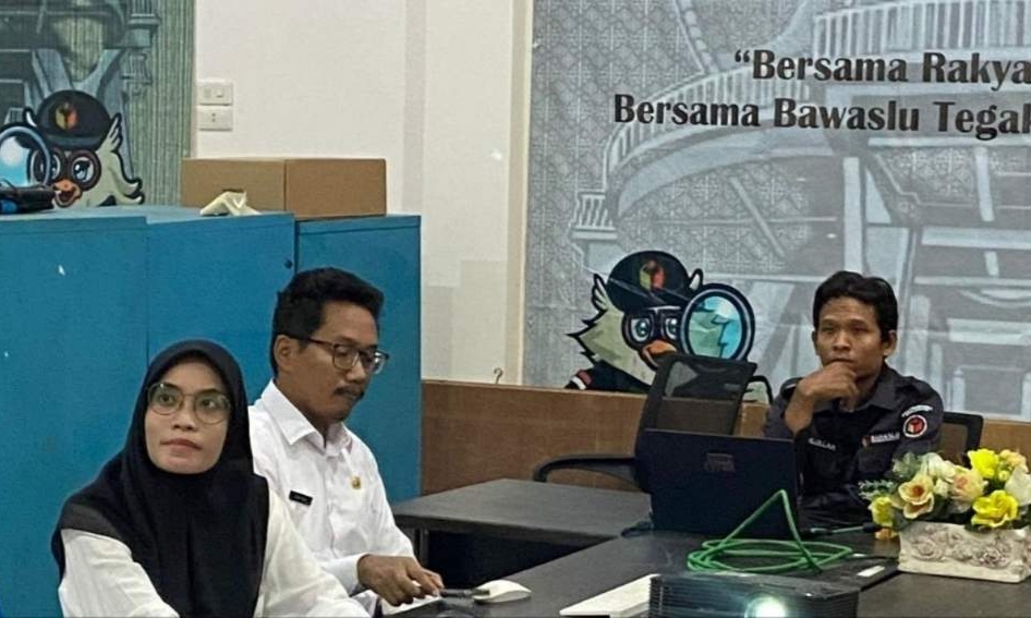 Kordiv. HP2H Bawaslu Kota Sabang  Bersama Staf 