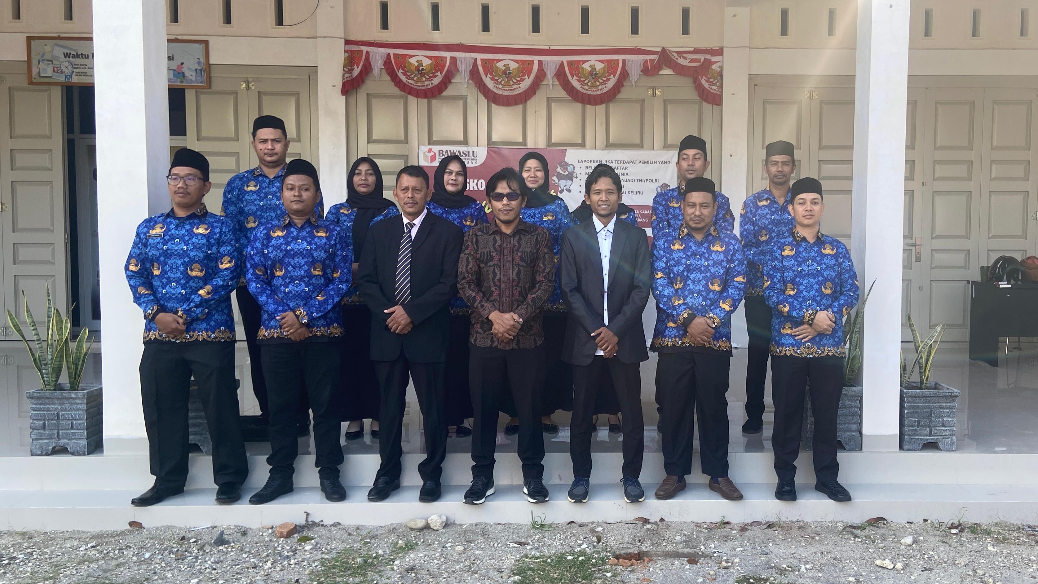 Foto Bersama Setelah Upacara HUT RI Ke 80
