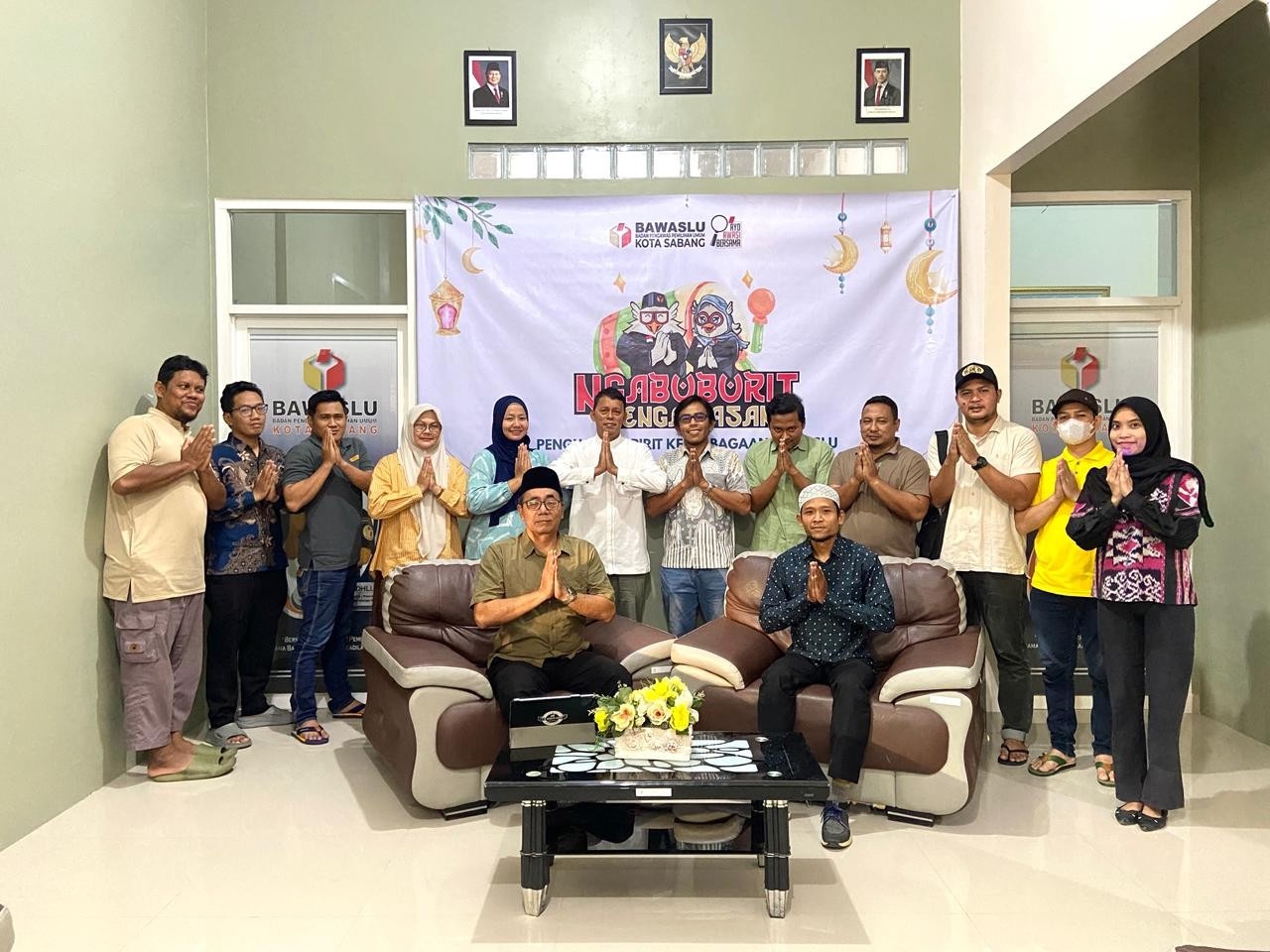 Foto Bersama Setelah Ngabuburit
