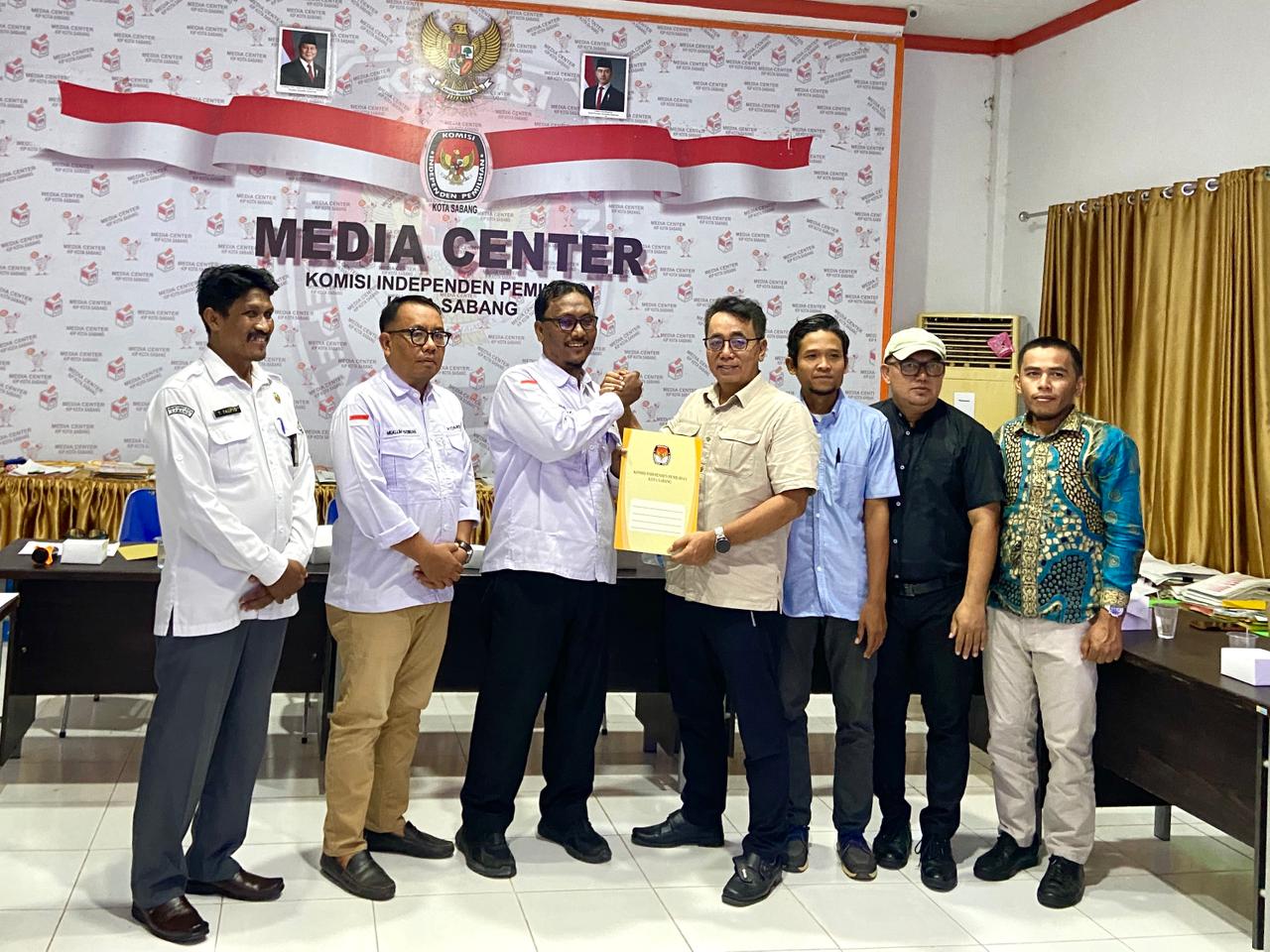 Penyerahan Berita Acara Rapat Pleno Terbuka  Penetapan Data Pemilih Berkelanjutan (DPB) Triwulan I Tahun 2026