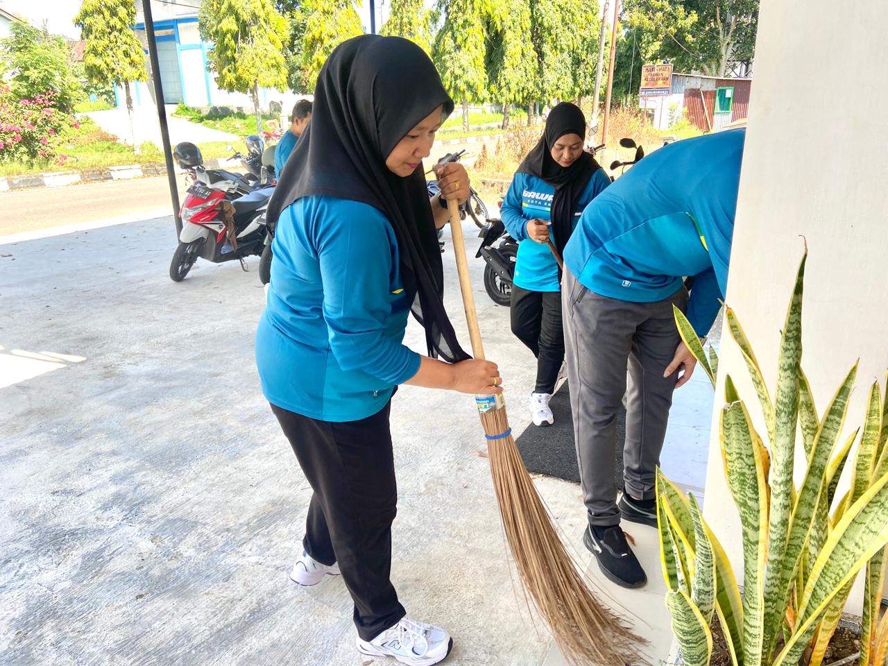Aktivitas Kamis Sehat dan Bersih
