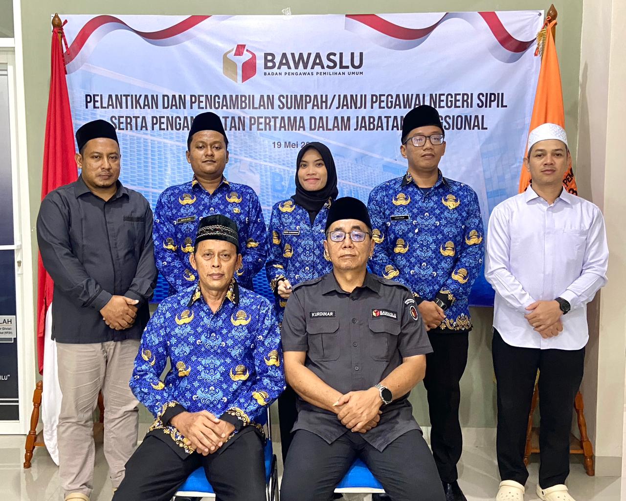 Foto Setelah Pelantikan Tiga PNS Bawaslu Kota Sabang Rekrutmen Tahun Anggaran 2024
