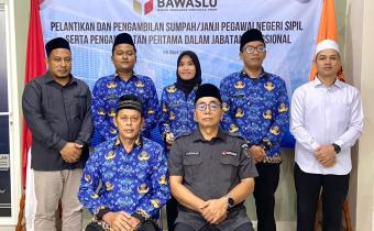 Foto Setelah Pelantikan Tiga PNS Bawaslu Kota Sabang Rekrutmen Tahun Anggaran 2024